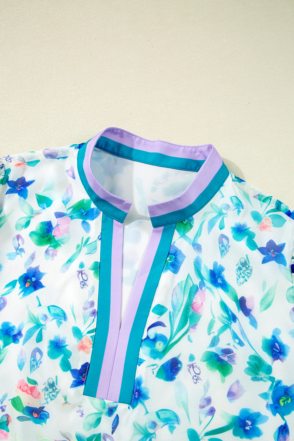 Green Floral Print Pop of Color Split Neck Puff Sleeve Plus Size Blouse