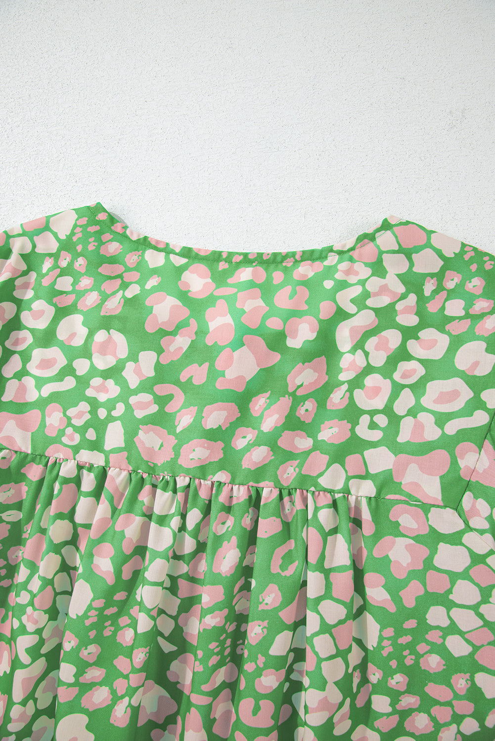 Green Plus Size Leopard Tassel Tie Split Neck Puff Sleeve Blouse